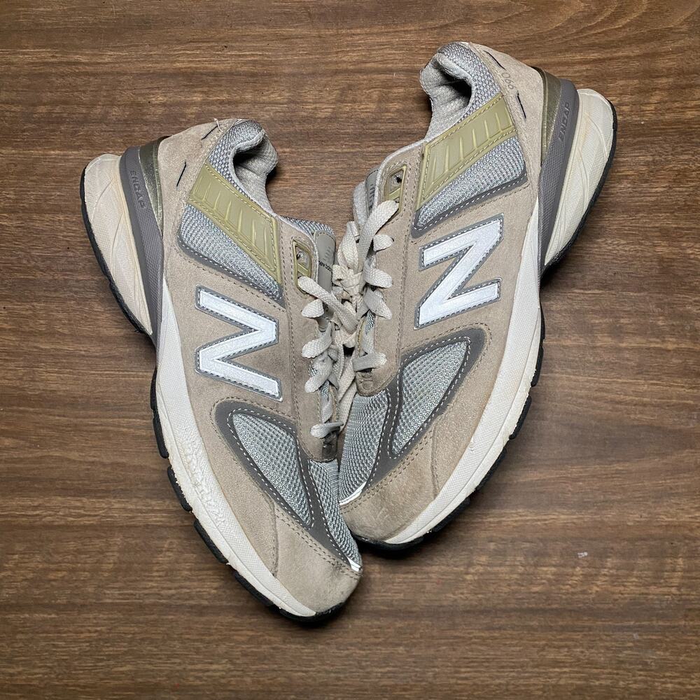 Boy's New Balance 990v5 Grey White Running Shoes Sneaker Size 6Y (GC990GL5)